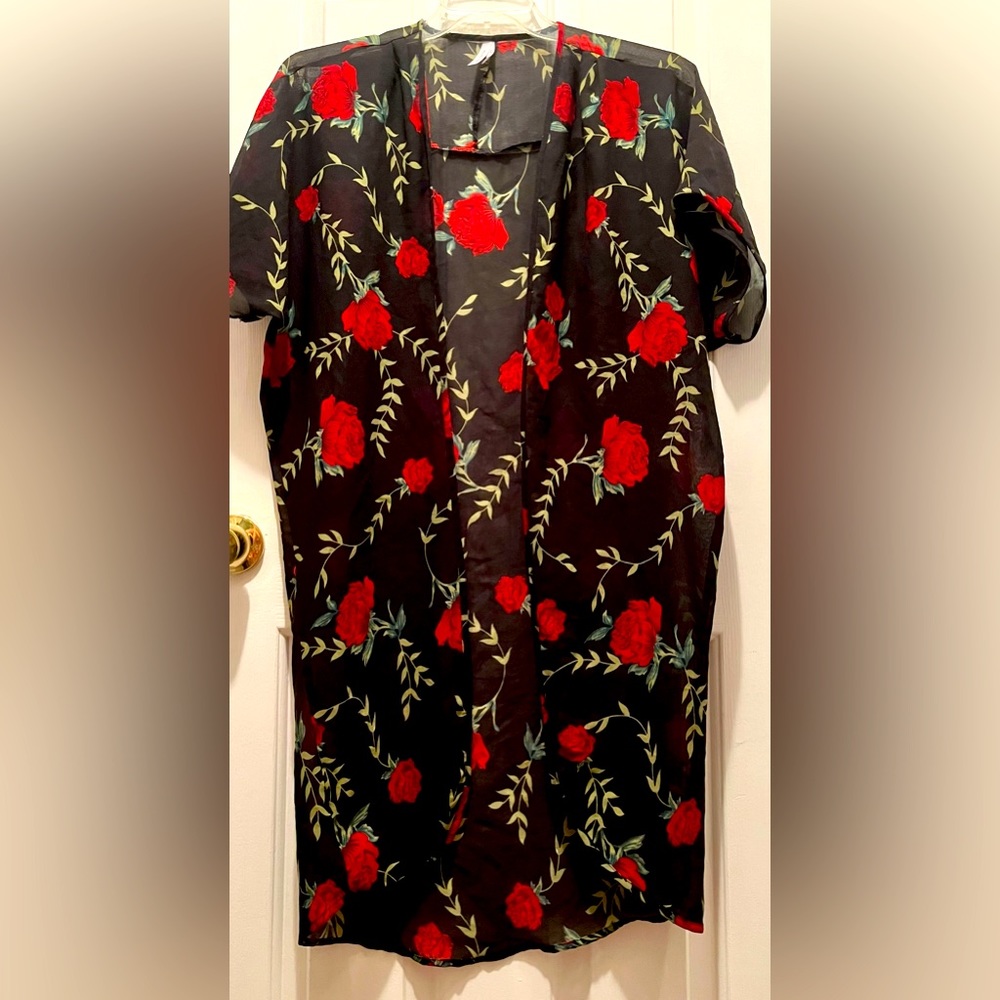 Chiffon Kimono Jacket Duster Topper is Women’s Small Black with roses